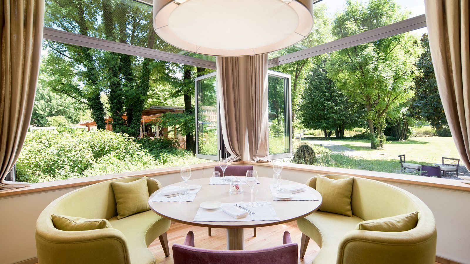 kitchen restaurant green park